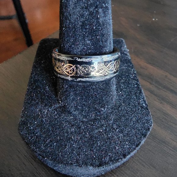Other - Black Dragon Pattern Ring